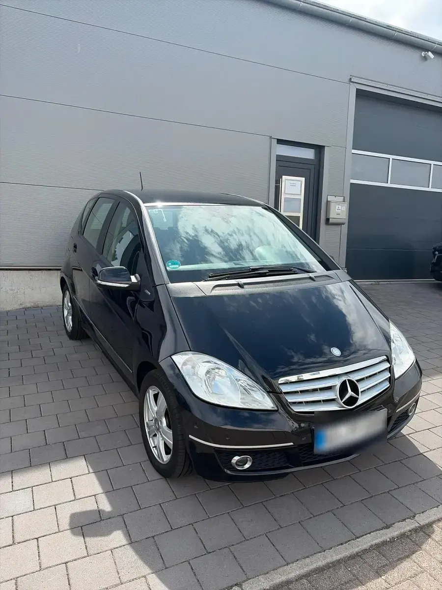Gebraucht Mercedes A180 Avantgarde 109 PS (80 kW) 2012 Schwarz Kleinwagen