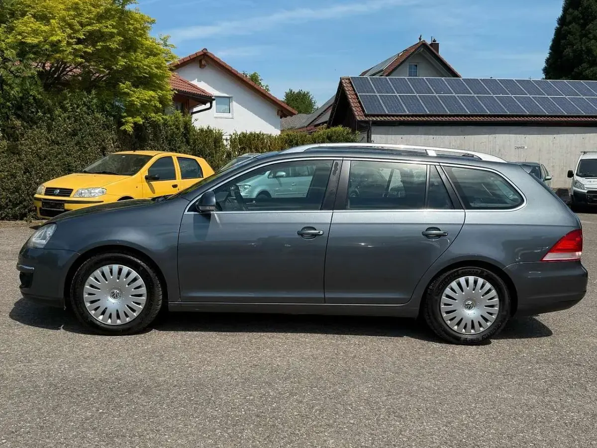 Gebraucht VW Golf V 140 PS (102 kW) 2009 Platinum grey metallic Kombi