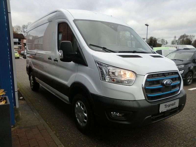 Gebraucht Ford E-Transit Trend 135 kW (184 PS) 2024 Frostweiß Van