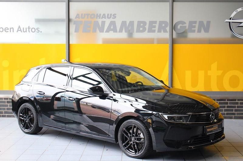 Gebraucht Opel Astra Elegance 150 PS (110 kW) 2022 Diamant schwarz/karbon schwarz Limousine