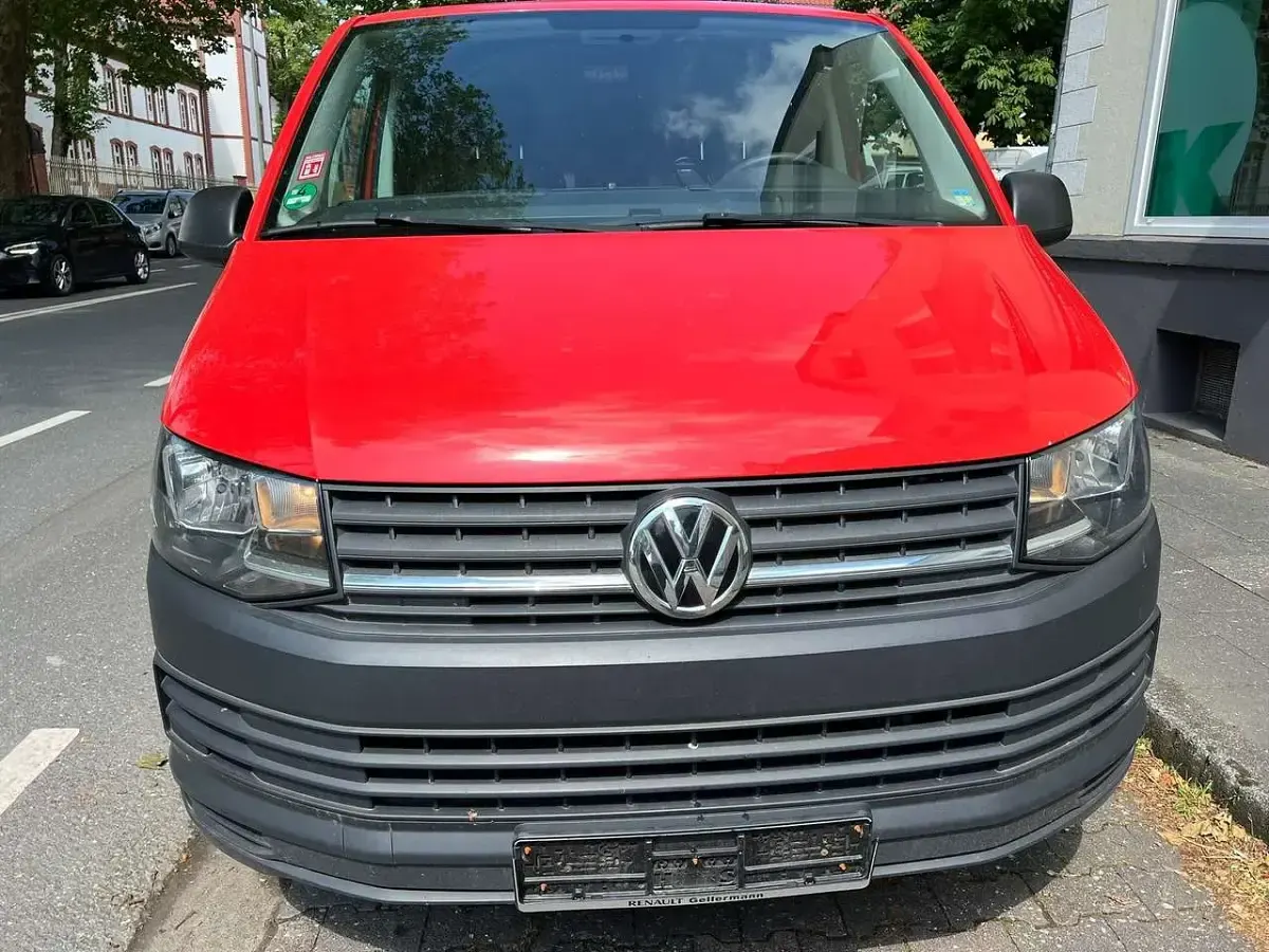 Gebraucht VW Transporter 102 PS (75 kW) 2017 Rot Van