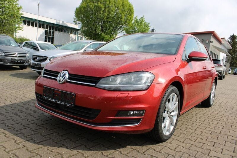 Rot Gebraucht 2014 VW Golf VII Highline Limousine | 9.990 € (Guter Preis) - Bild 1/4