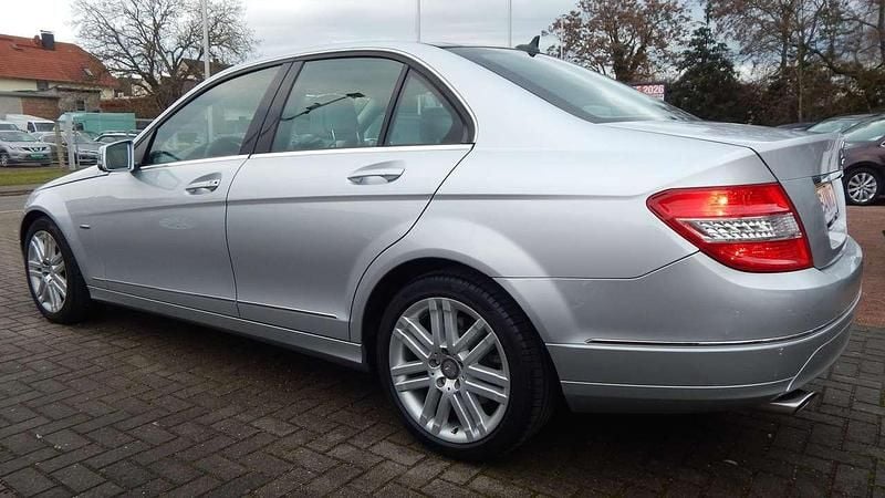 Gebraucht Mercedes C300 231 PS (169 kW) 2010 Iridiumsilber  metalliclack Limousine