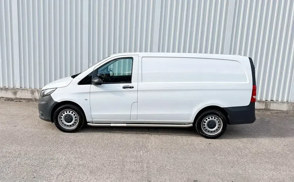 Gebraucht Mercedes e-Vito 85 kW (116 PS) 2023 Weiß Van