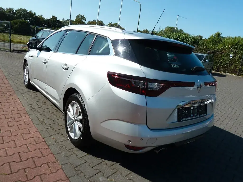 Gebraucht Renault Mégane IV Intens 132 PS (97 kW) 2017 Silber Limousine