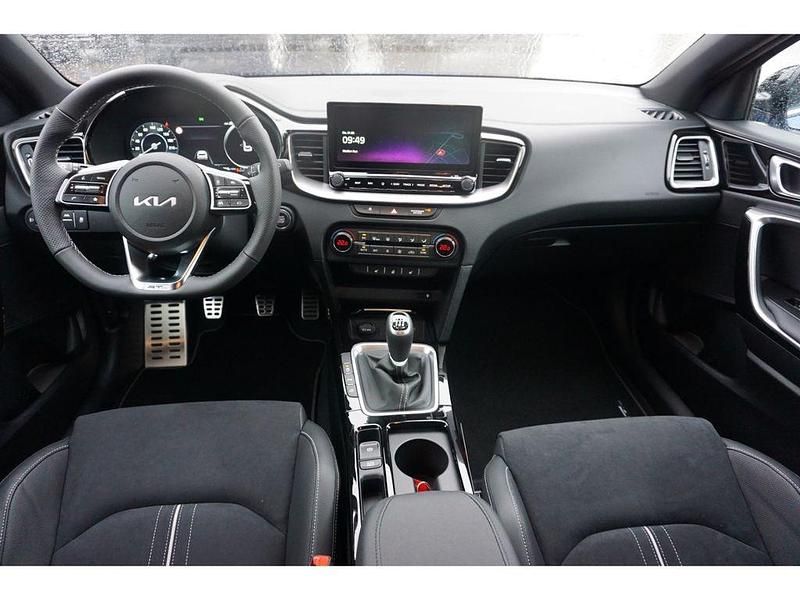 Neu Kia Ceed GT GT-Line 140 PS (102 kW) 2025 Blau Limousine
