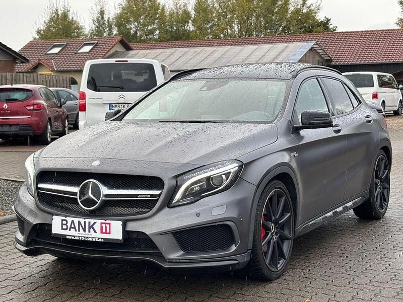 Grau Gebraucht 2014 Mercedes GLA45 AMG AMG SUV | 25.980 € - Bild 1/4