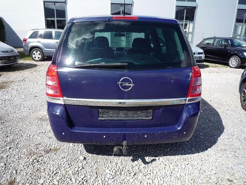 Gebraucht Opel Zafira Edition 140 PS (102 kW) 2010 Royal blau (s2) Van / Kleinbus