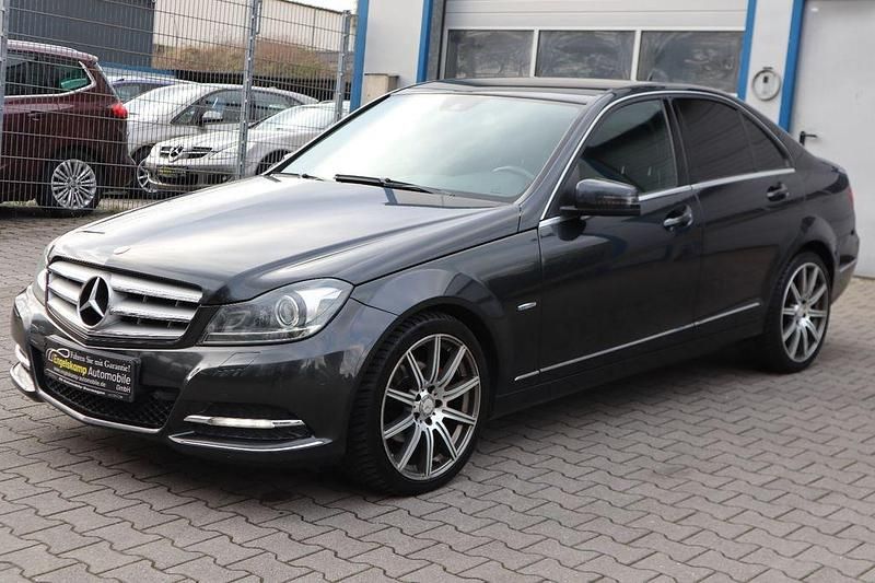 Gebraucht Mercedes C180 156 PS (114 kW) 2011 Schwarz Limousine