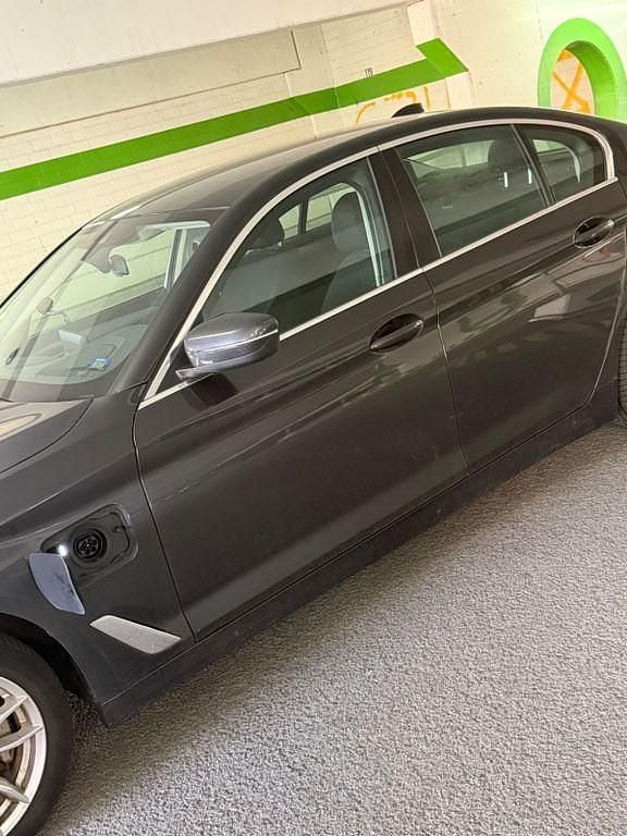 Gebraucht BMW 530e 292 PS (214 kW) 2020 Schwarz Limousine
