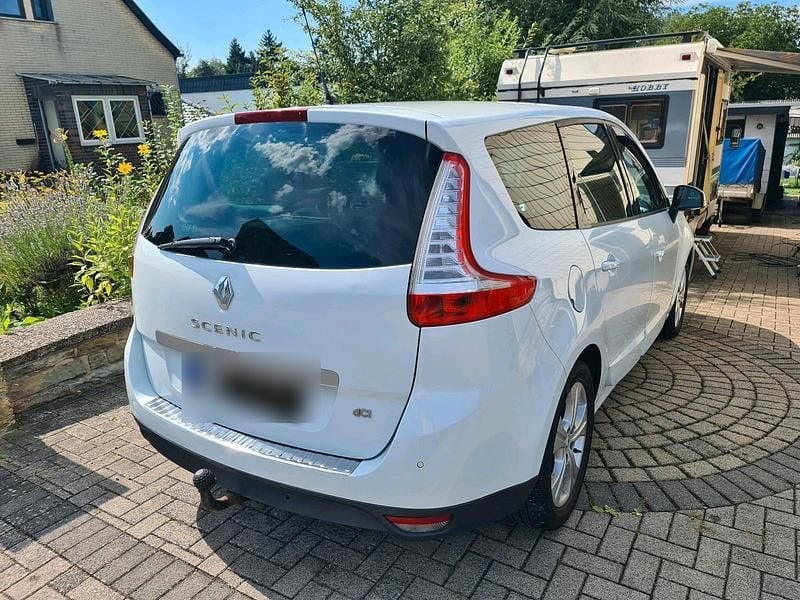 Gebraucht Renault Grand Scénic III 150 PS (110 kW) 2010 Weiß Van / Kleinbus