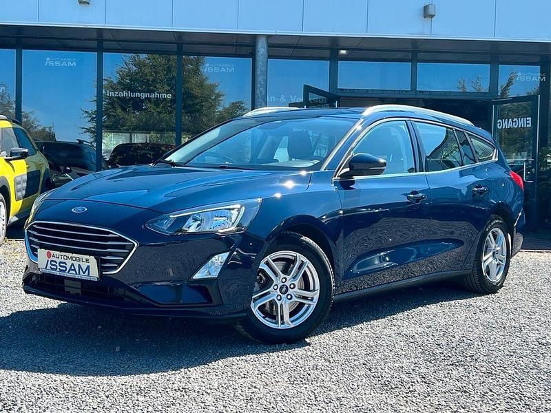 Blau Gebraucht 2019 Ford Focus Limousine | 11.900 € (Fairer Preis) - Bild 1/4