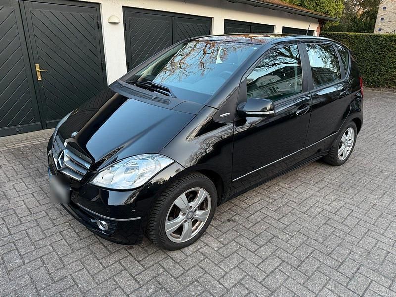 Gebraucht Mercedes A160 Elegance 95 PS (69 kW) 2011 Schwarz Van / Kleinbus