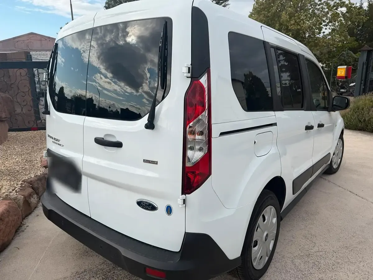 Gebraucht Ford Tourneo Connect 120 PS (88 kW) 2018 Weiß Van / Kleinbus