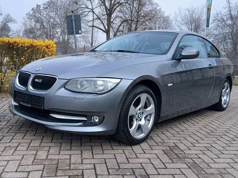 Gebraucht BMW 320 Comfort Edition 170 PS (125 kW) 2011 Grau Coupé