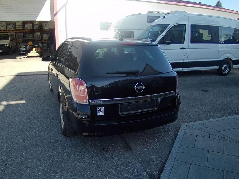 Gebraucht Opel Astra Edition 125 PS (91 kW) 2005 Schwarz Limousine