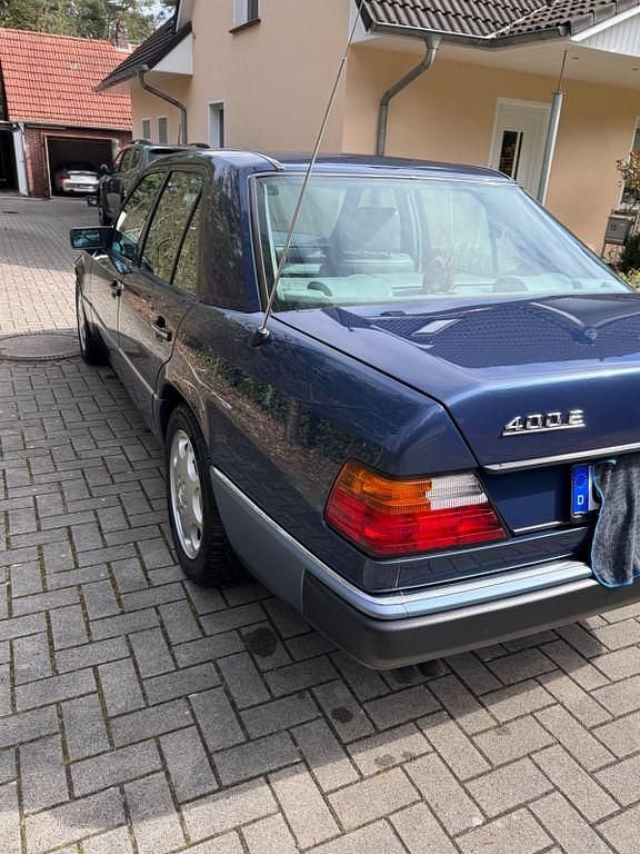 Gebraucht Mercedes E400 279 PS (205 kW) 1993 Blau Limousine