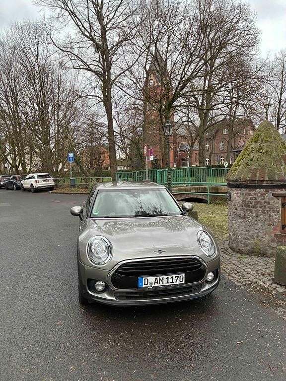 Grau Gebraucht 2018 Mini Cooper Clubman Kombi | 11.300 € (Superpreis) - Bild 1/3