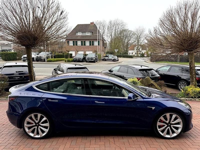Gebraucht Tesla Model 3 258 kW (351 PS) 2019 Blau Limousine
