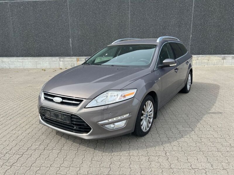 Braun Gebraucht 2011 Ford Mondeo Titanium Limousine | 2.900 € (Fairer Preis) - Bild 1/4