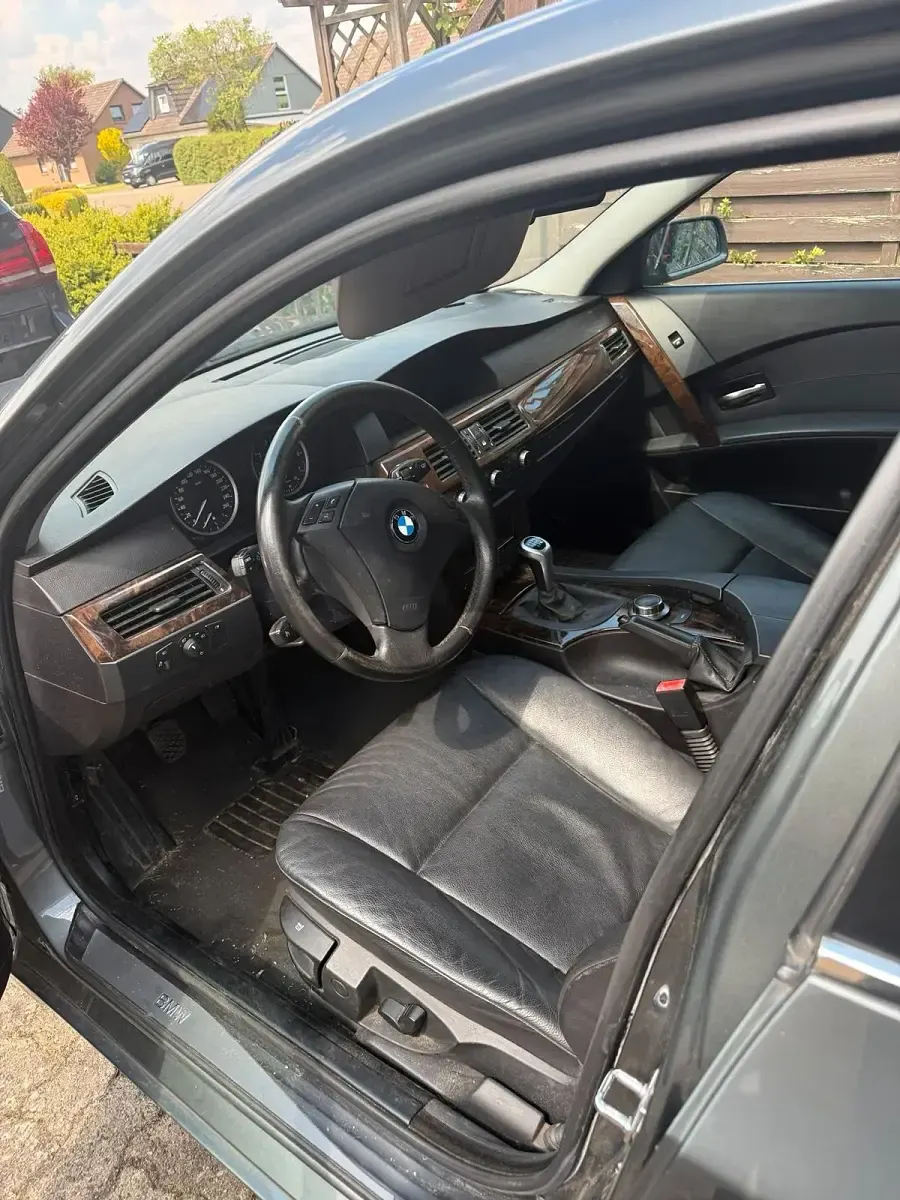 Gebraucht BMW 523 2005 Grau Limousine