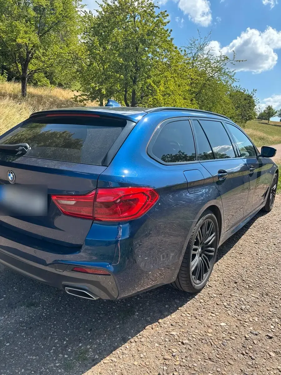 Gebraucht BMW 520 M Sport 190 PS (139 kW) 2020 Blau Kombi