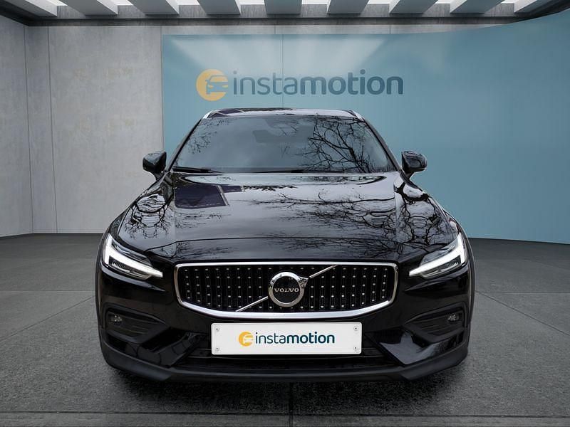 Gebraucht Volvo V60 CC 197 PS (144 kW) 2023 Schwarz Kombi