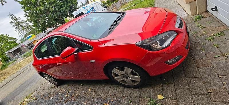 Rot Gebraucht 2009 Opel Astra Limousine | 6.500 € (Fairer Preis) - Bild 1/4