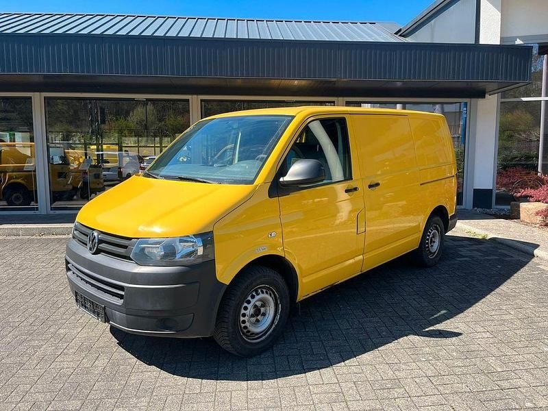 Second-hand VW Transporter 84 CP (61 kW) 2014 Galben Van