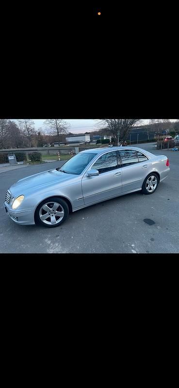 Gebraucht Mercedes E300 211 PS (155 kW) 2009 Silber Limousine