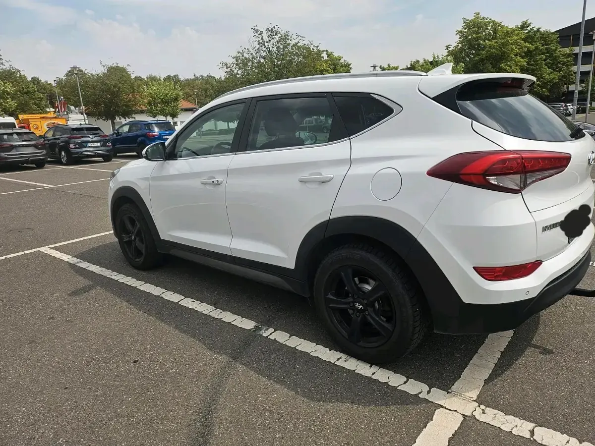Gebraucht Hyundai Tucson 141 PS (103 kW) 2016 Weiß SUV