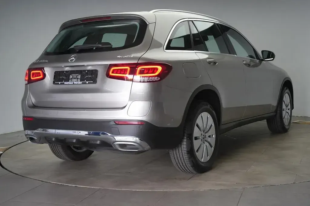 Gebraucht Mercedes GLC300de 306 PS (225 kW) 2022 Silber SUV