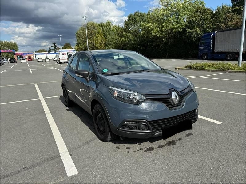 Blau Gebraucht 2015 Renault Captur Expression SUV | 5.400 € (Guter Preis) - Bild 1/4