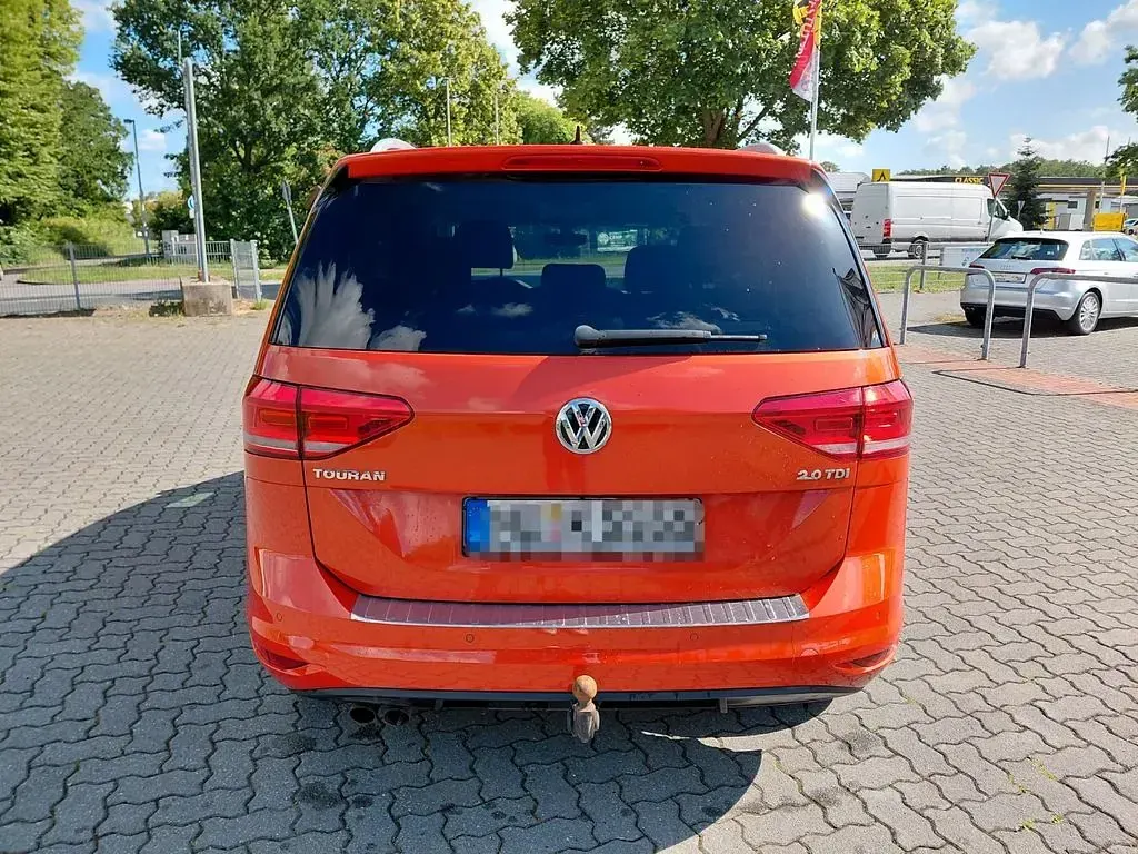 Gebraucht VW Touran Sound 150 PS (110 kW) 2017 Orange Van / Kleinbus