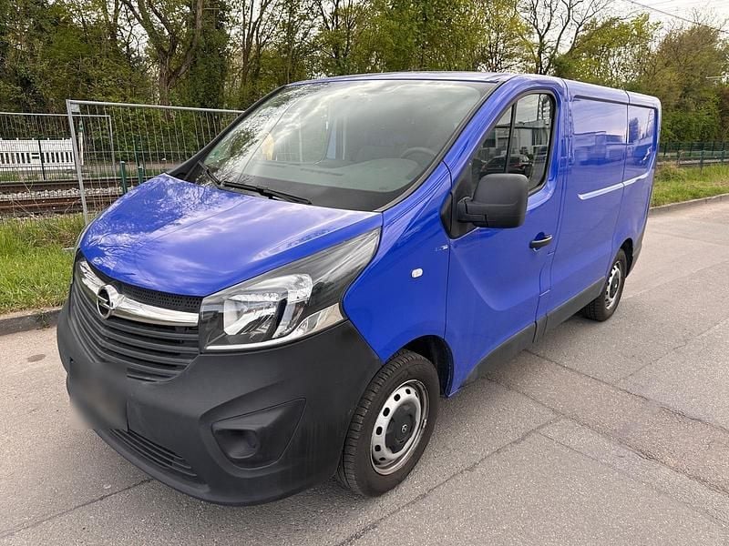 Second-hand Opel Vivaro 95 CP (69 kW) 2018 Albastru Monovolum