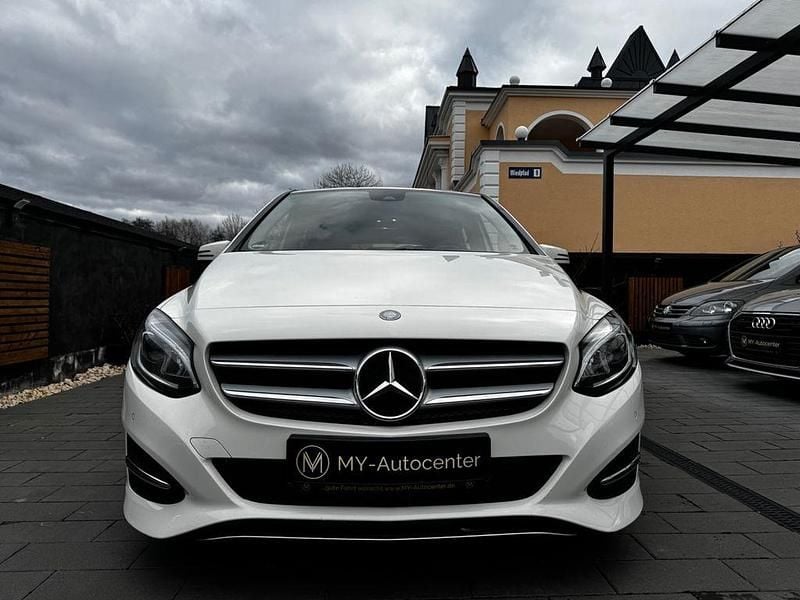 Gebraucht Mercedes B180 Urban 109 PS (80 kW) 2015 Weiß Van / Kleinbus