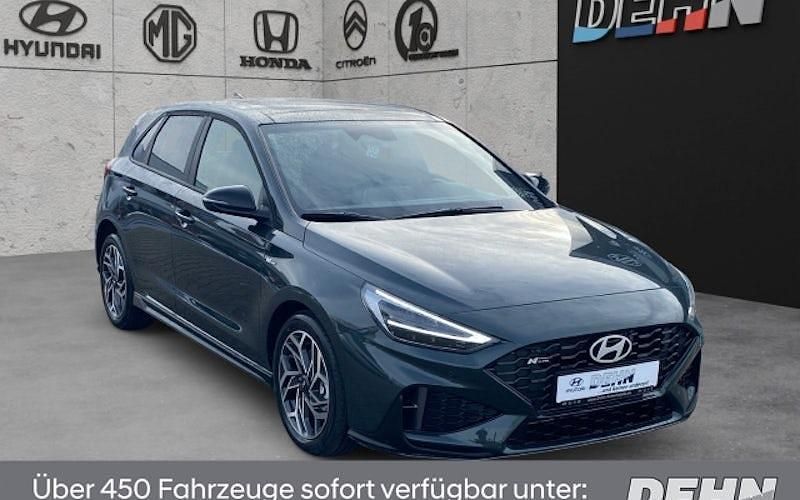 Neu Hyundai i30 N Line 150 PS (110 kW) 2026 Grün Limousine