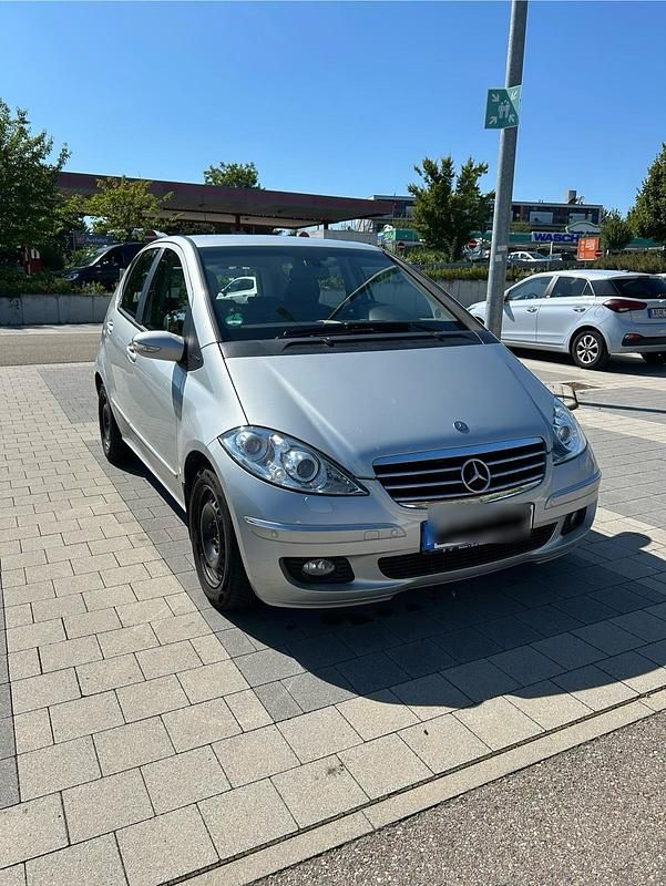 Grau Gebraucht 2005 Mercedes A180 Kleinwagen | 2.550 € (Fairer Preis) - Bild 1/4