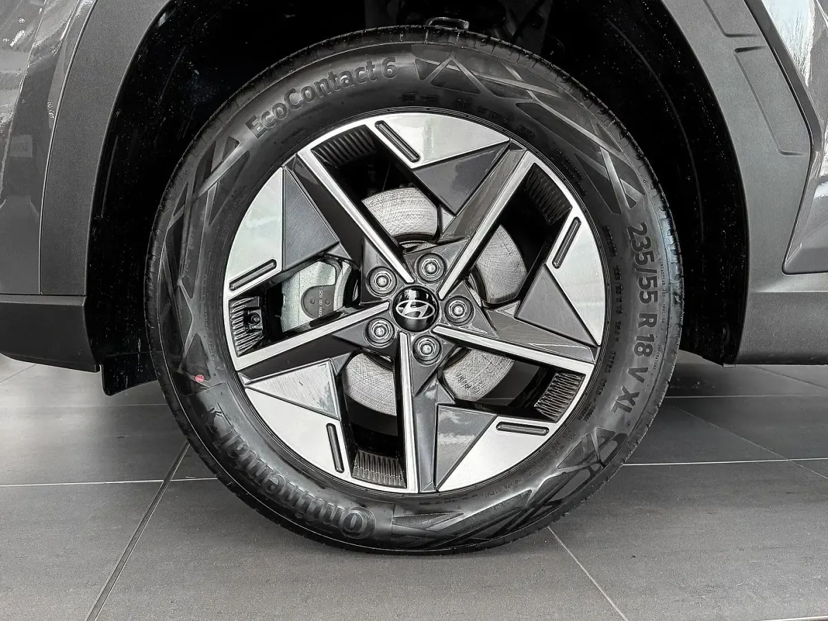 Neu Hyundai Tucson Select 239 PS (175 kW) 2025 Ecotronic grey SUV