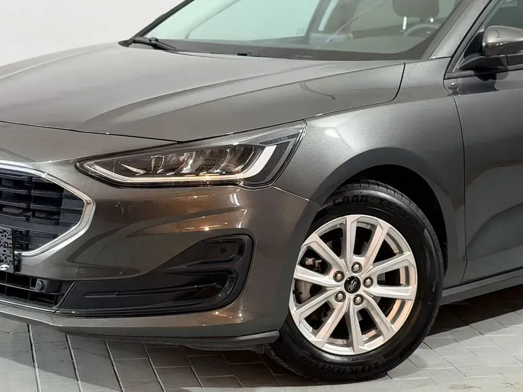 Gebraucht Ford Focus Cool & Connect 120 PS (88 kW) 2022 Magnetic Limousine