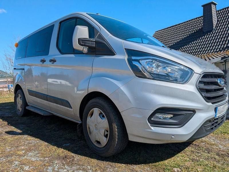 Second-hand Ford Transit Custom 132 CP (97 kW) 2019 Argintiu Monovolum