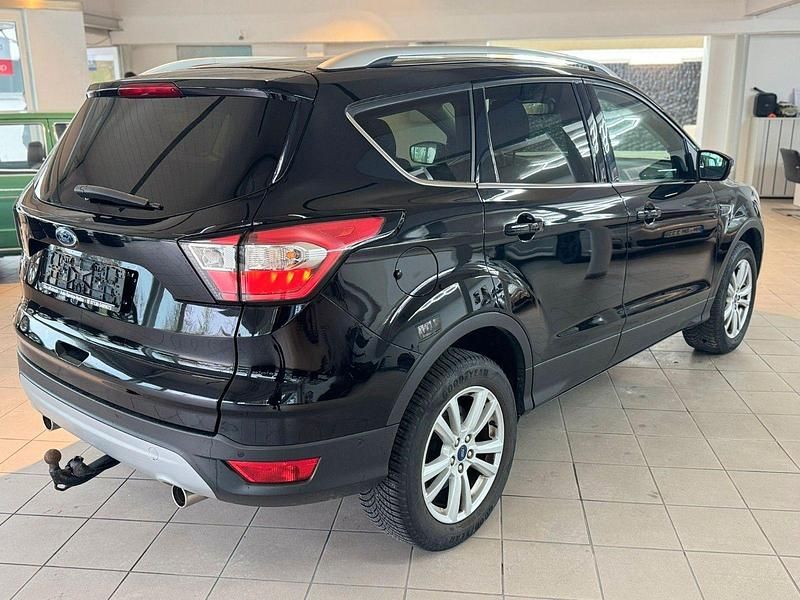 Second-hand Ford Kuga 150 CP (110 kW) 2019 Negru SUV