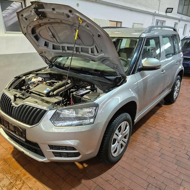 Gebraucht Skoda Yeti 110 PS (80 kW) 2016 Grau SUV