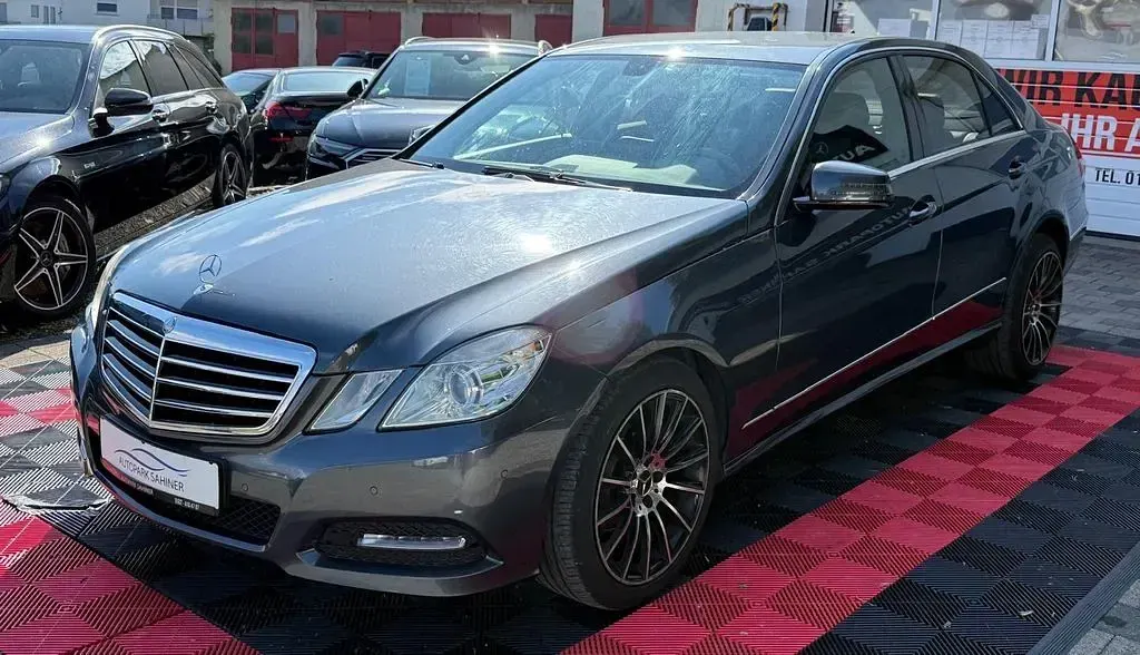 Gebraucht Mercedes E200 136 PS (100 kW) 2013 Grau Limousine
