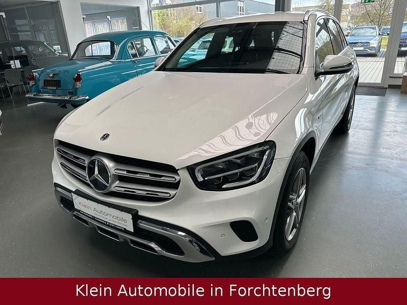 Gebraucht Mercedes GLC300e 306 PS (225 kW) 2021 Weiß SUV
