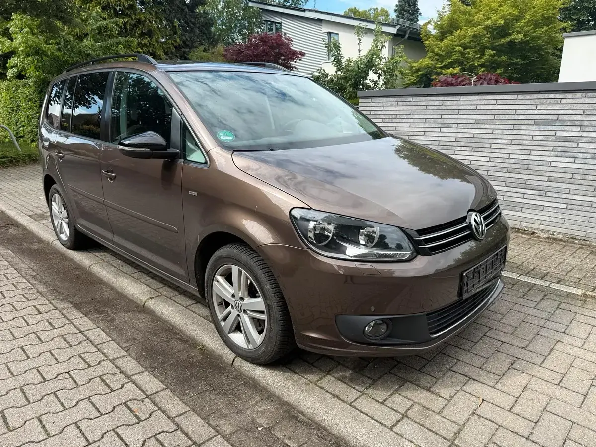 Gebraucht VW Touran Match 140 PS (102 kW) 2012 Braun Van / Kleinbus