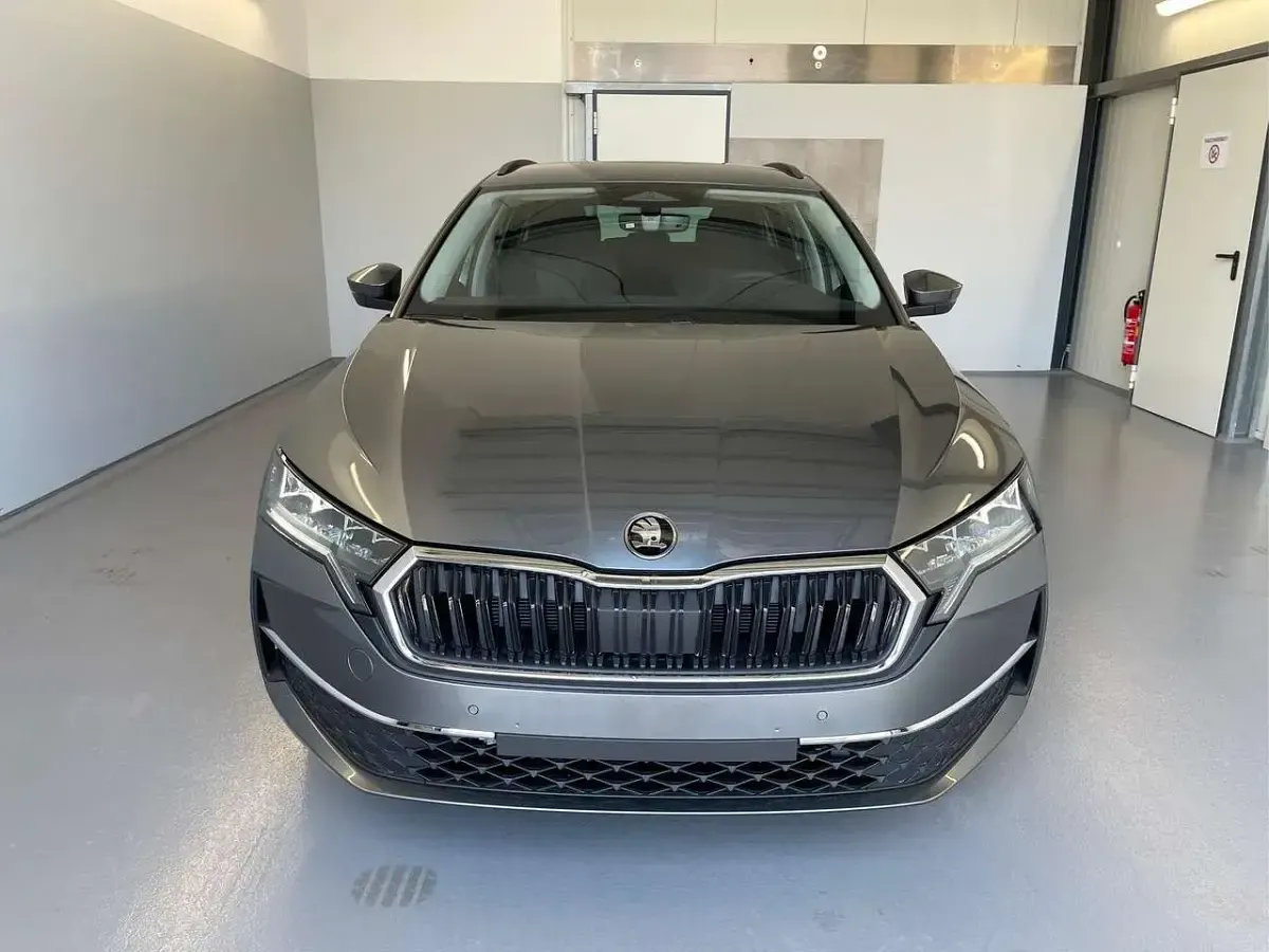 Neu Skoda Octavia Selection 150 PS (110 kW) 2026 [5x5x] graphit grau meta... Kombi