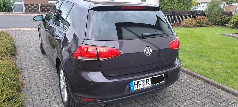 Grau Gebraucht 2015 VW Golf VII LOUNGE Limousine | 12.750 € (Etwas zu teuer) - Bild 1/4
