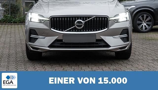 Gebraucht Volvo XC60 Core 197 PS (144 kW) 2023 Metallic SUV