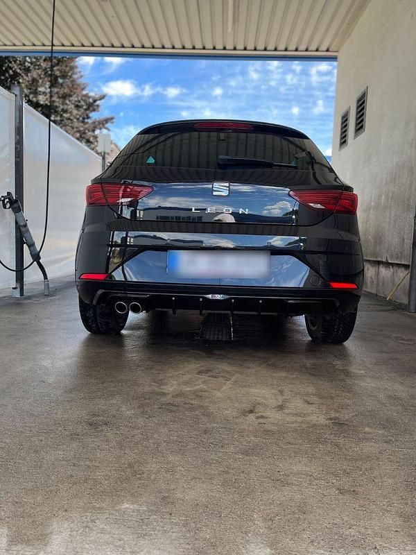 Gebraucht Seat Leon XCELLENCE 150 PS (110 kW) 2019 Schwarz Limousine